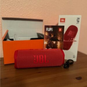 JBL FLIP 6 PORTABLE SPEAKER